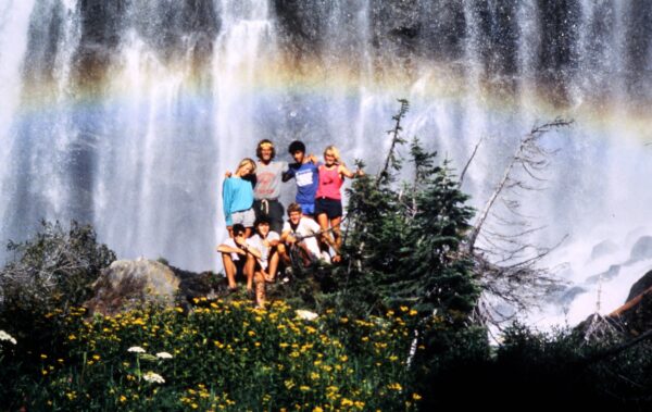 1985 Group in front of a waterfall